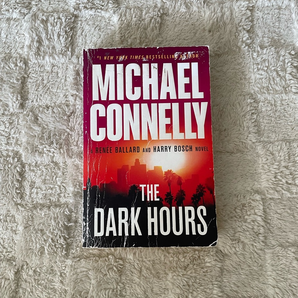 🔎🔪📚The Dark Hours